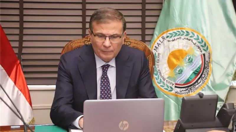 الزراعة: بدء صرف أسمدة المحاصيل الصيفية إلكترونياً وإلغاء التعامل النقدي