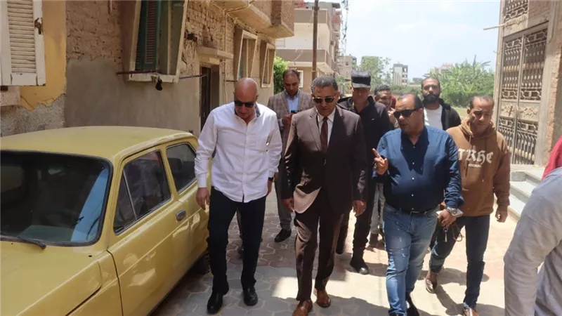 محافظ القليوبية يتفقد أعمال تطوير ورفع كفاءة الشوارع الفرعية بمدينة كفر شكر 