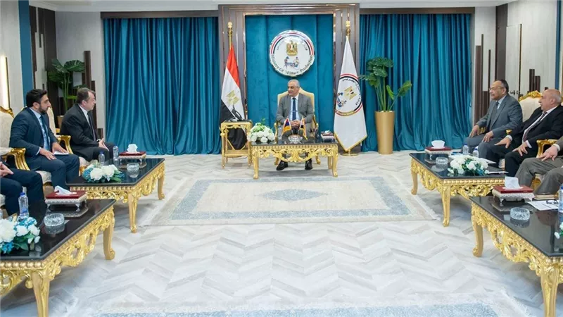 جمبلاط يبحث مع سفير أرمينيا تعزيز التعاون المشترك وتوطين الصناعات الدفاعية