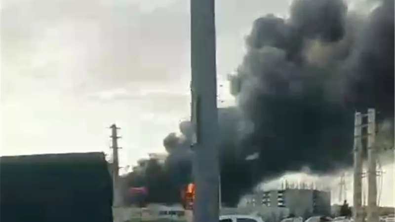 عاجل.. وكالة إيرنا الإيرانية: حريق في مركز تجاري غرب طهران