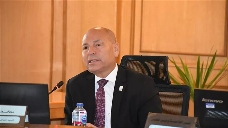 محافظ القاهرة: خطة لإعادة تنظيم منطقة العتبة ونقل 15 ألف بائع للأسواق الحضارية