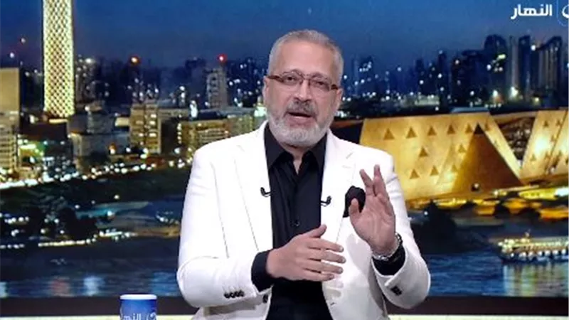 «دوري سخن ومثير».. تعليق ناري من تامر أمين على المنافسة