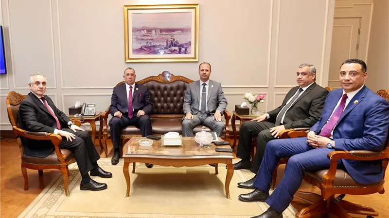 نقيب المحامين يعقد لقاء مع وزير العدل لبحث سبل التعاون ومناقشة المشكلات الراهن