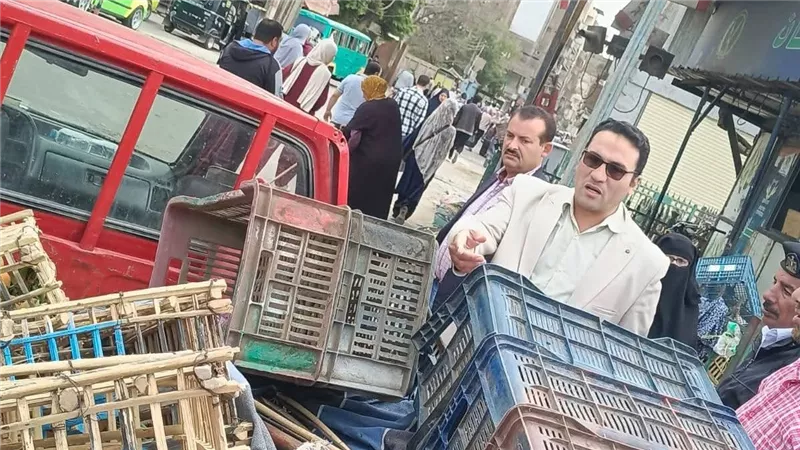 رفع 28 إشغالاً ومصادرة 230 كجم خضروات في حملة انضباطية بحي غرب شبين الكوم