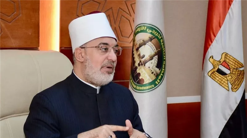 مفتي الجمهورية يوضح حكم جمع العصر مع الظهر قبل وقتها للحاجة