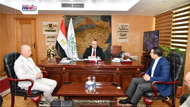 محافظ الفيوم يبحث مع شركة «دراكسلماير الألمانية» إنشاء مصنع لضفائر السيارات