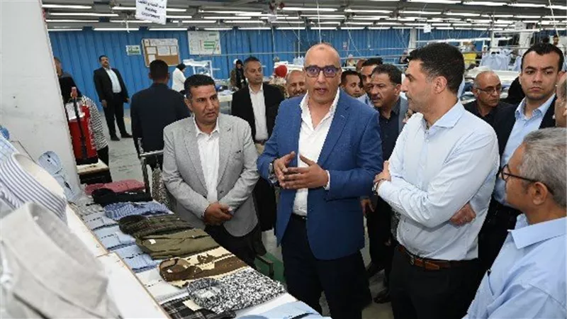 وزير الصناعة يتفقد مصانع بني سويف والمنيا لدعم الإنتاج والتوسع الصناعي
