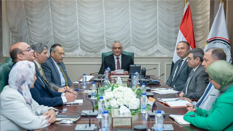 جمبلاط: التحول نحو اقتصاد مستدام وأقل انبعاثا للكربون من أهداف رؤية مصر 2030