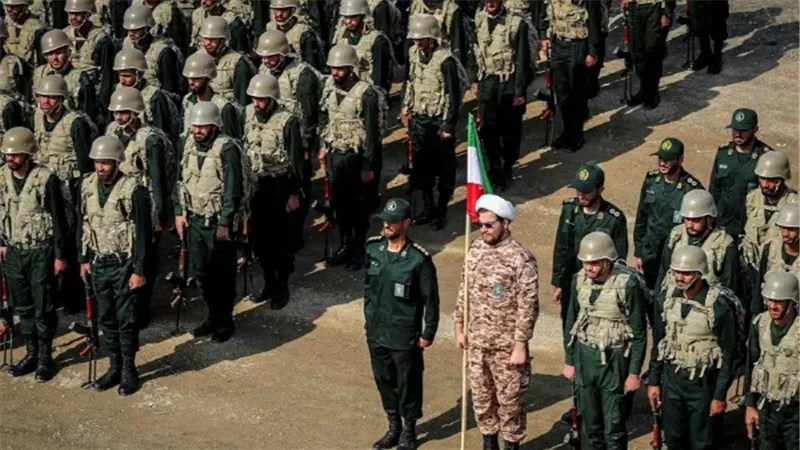‏ الحرس الثوري يتراجع ويعلن أن فتح مضيق هرمز أصبح ممكنا