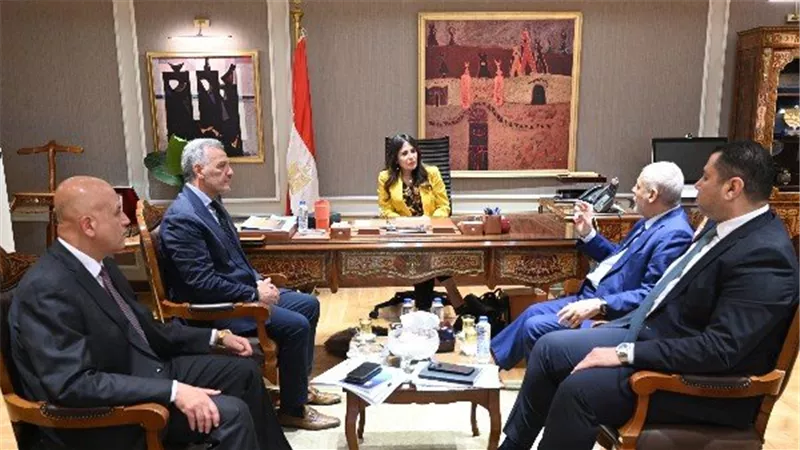 وزيرة الإسكان تبحث التوسع في تحلية المياه مع القطاع الخاص حتى 2050