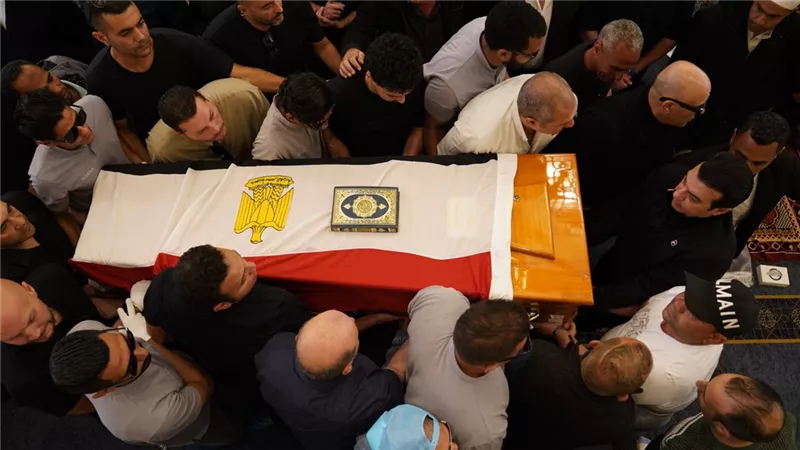 بحضور نجوم الفن والشخصيات العامة.. تشييع جنازة الفنان الراحل هاني شاكر |صور