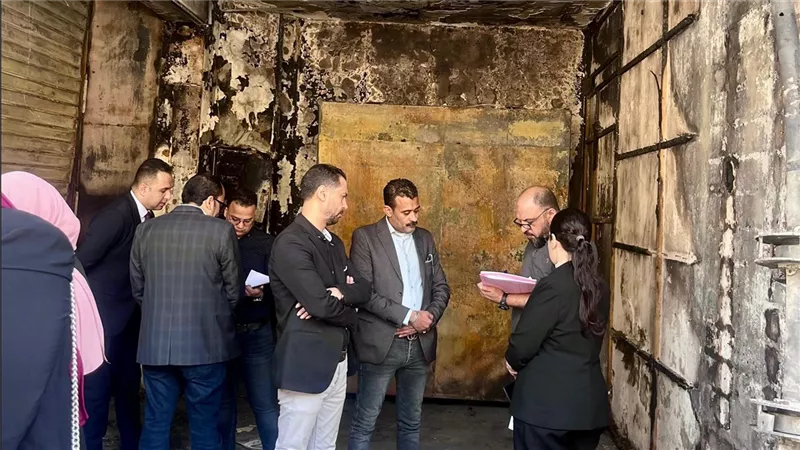 النيابة الإدارية تحقق في حريق محل ملابس بالجيزة وإصابة طالبات باختناق