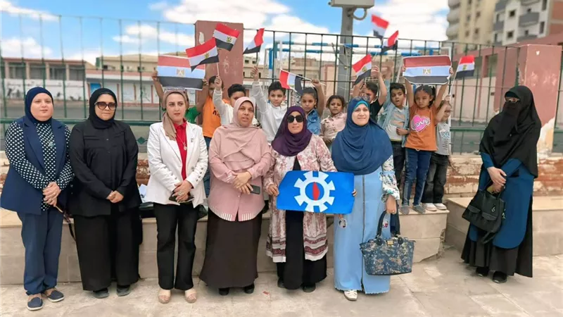 قافلة مجانية بالسويس تقدم اكثر من 900 خدمة للمواطنين ضمن جهود تعليم الكبار