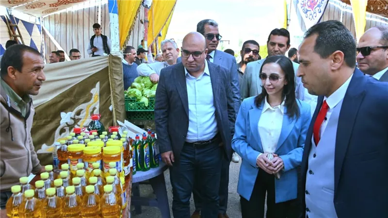بتخفيضات تصل لـ 30% محافظ البحيرة تفتتح منفذًا للسلع الغذائية والملابس 