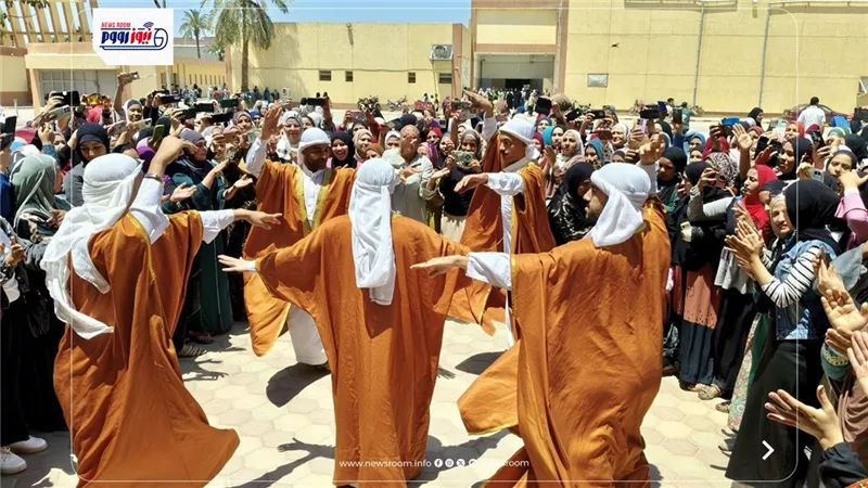 عمال الغزل والنسيج بالفيوم يحتفلون بعيدهم بين الفن والوعي ورسائل البناء 