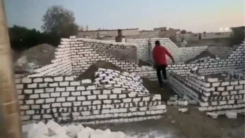 إزالة فورية لحالة تعدّٕ على أرض زراعية بقرية كبريت بحي الجناين بالسويس