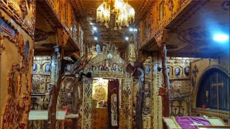 دير الأنبا مكاريوس بوادي الريان يحذر: 6 أشخاص انتحلوا صفة رهبان بعد استبعادهم