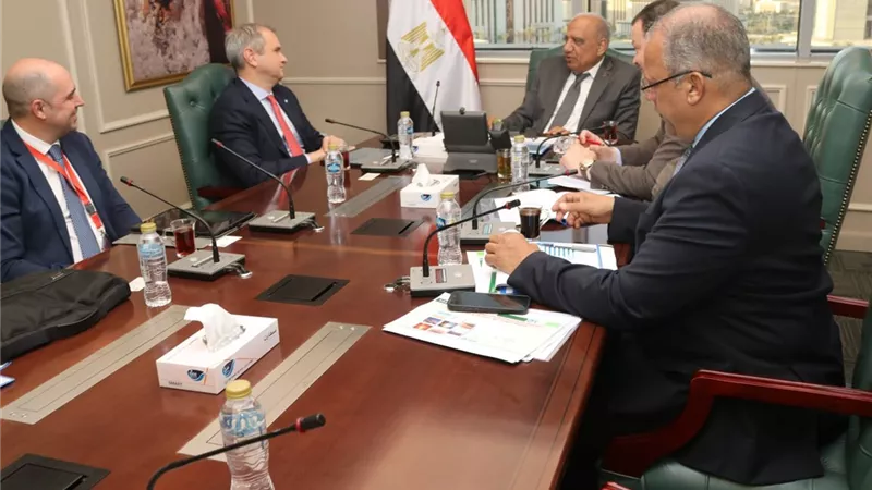 وزير الكهرباء يبحث مع «ألكازار» تنفيذ مشروعات رياح بقدرة 1500 ميجاوات