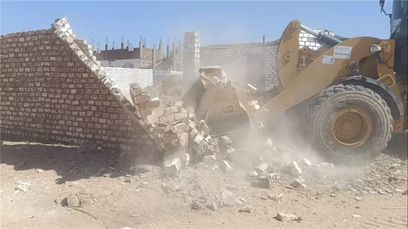 حملات مكبرة في قوص ونجع حمادي لإزالة التعديات على الأراضي وأملاك الدولة