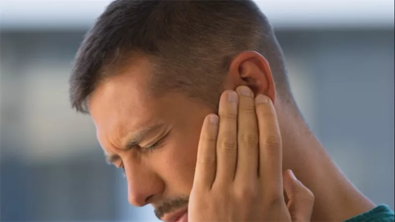 وصفة مجربة لعلاج طنين الأذن باستخدام زيت الزيتون والثوم في المنزل