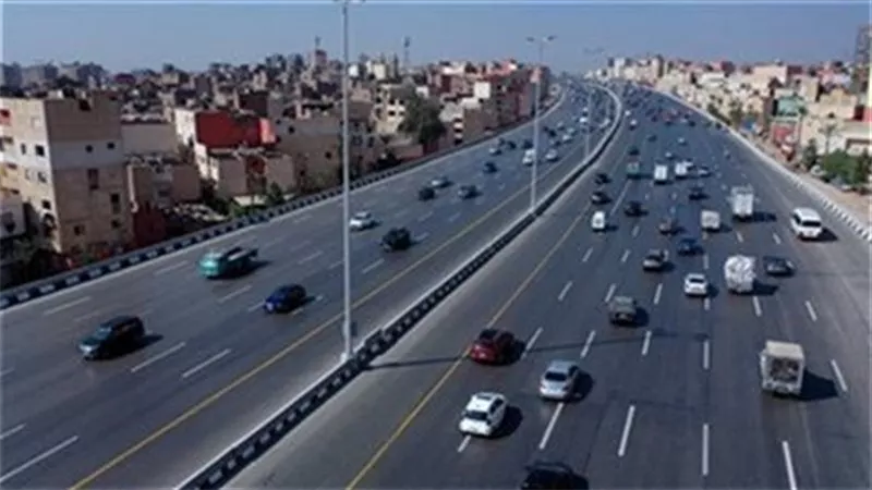 انتظام الحركة المرورية بالقاهرة والجيزة وسط تواجد أمني مكثف بالشوارع