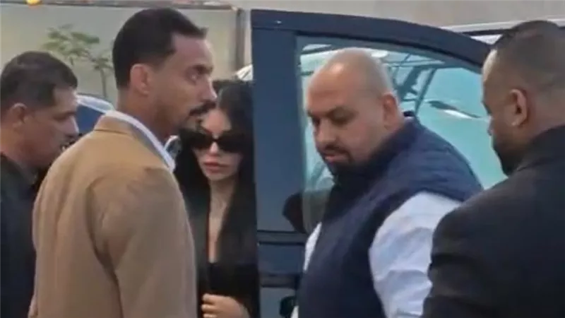 بعد تغيبها عن الجنازة.. هيفاء وهبي أول حضور عزاء هاني شاكر