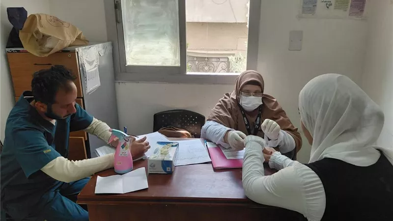 قافلة حياة كريمة تنجح في تقديم الرعاية لـ 1339 مواطن بكفر شحاتة