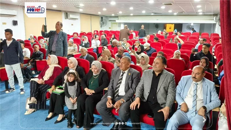 “سواعد تبني الوطن”.. ثقافة الفيوم تحتفي بعيد العمال بفقرات وطنية وفنية كبرى 