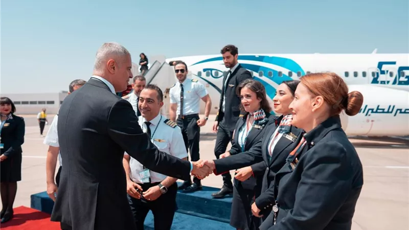 رئيس تحالف ستار يشيد بتحديث أسطول مصر للطيران ويستقبل 