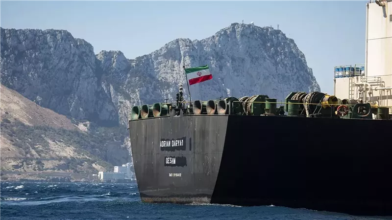 إيران تكشف عن حجم الخسائر في سفينة الشحن الإيرانية التي قصفتها أمريكا