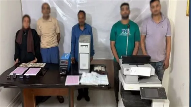 بزعم التوظيف.. التحقيق مع عصابة تزوير المستندات والأختام الرسمية في القاهرة