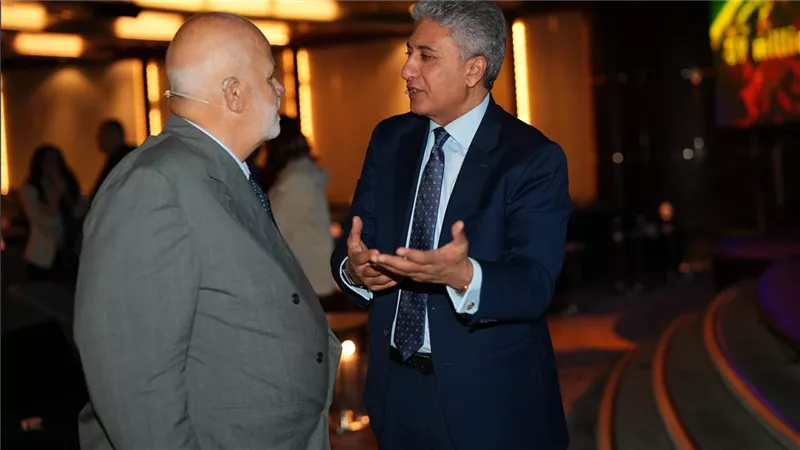 وزير السياحة يبحث مع رئيس المجلس العالمي للسياحة فرص الاستثمار  في مصر 