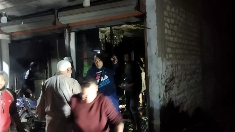 بسبب ماس كهربائى.. خسائر بالملايين في حريق محل أدوات منزلية بالمنوفية