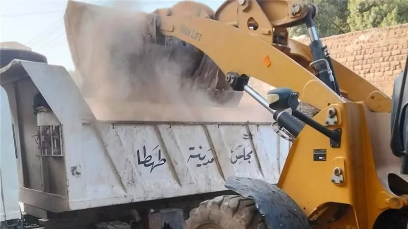 بيئة صحية ومظهر حضاري.. حملات نظافة مكبرة بطهطا في محافظة سوهاج 