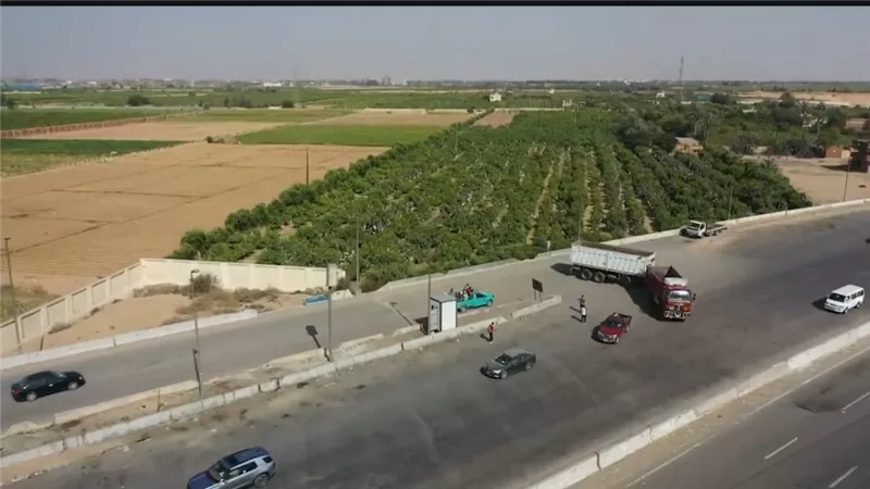 عقوبات رادعة.. الطرق والكباري تحذر من إغراق حرم الطريق بالمياه 