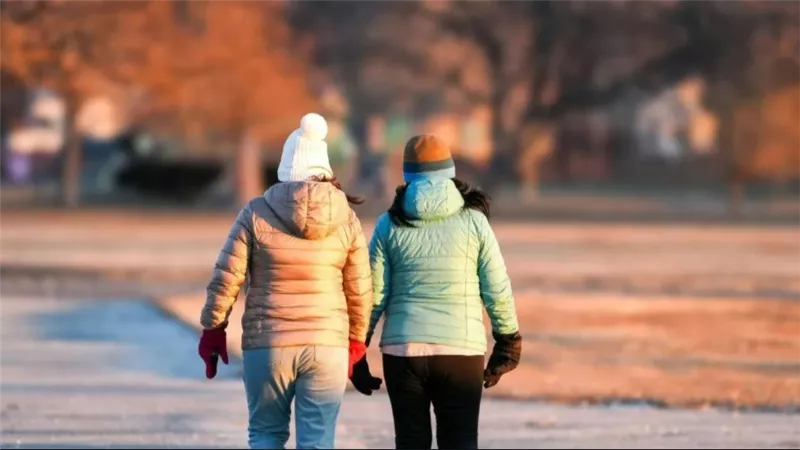     منها الإمساك و ضعف التركيز.. ماذا يحدث لجسمك عند قلة الحركة؟