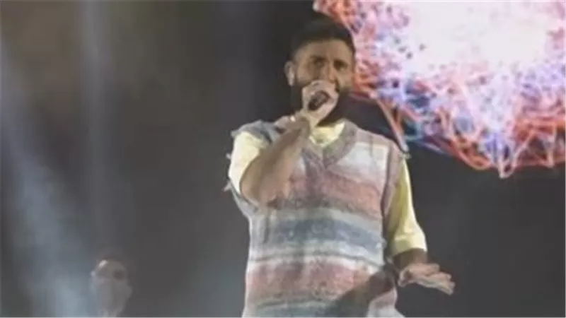 بعد إعلان طلاقه.. أحدث ظهور لـ أحمد سعد في حفل غنائي |صور