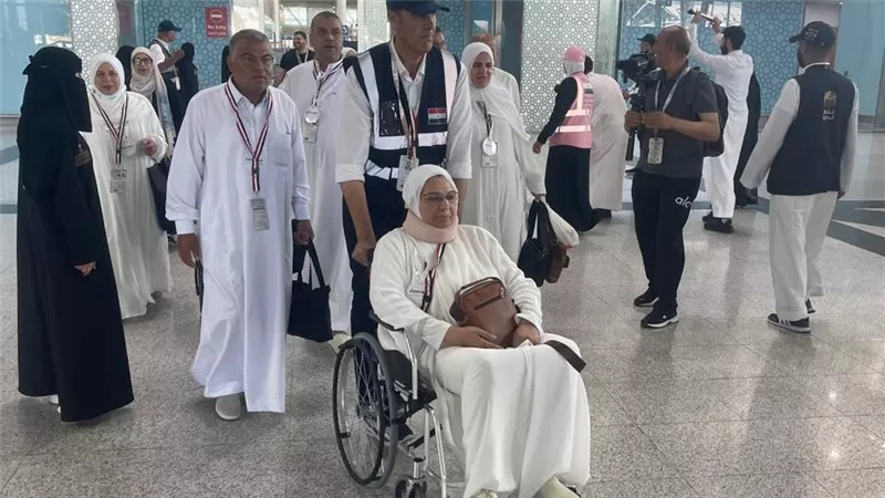 وصول 4410 من حجاج القرعة إلى المدينة المنورة عبر الجسر الجوي
