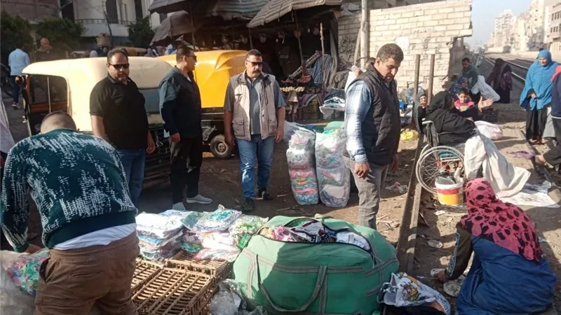 حملات مكثفة لإزالة التعديات والإشغالات المخالفة بالشرقية