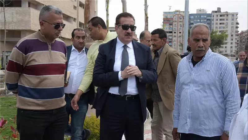 الانتهاء من أعمال الرصف وتخطيط الشوارع وتركيب أعمدة الإنارة بضواحي بورسعيد 