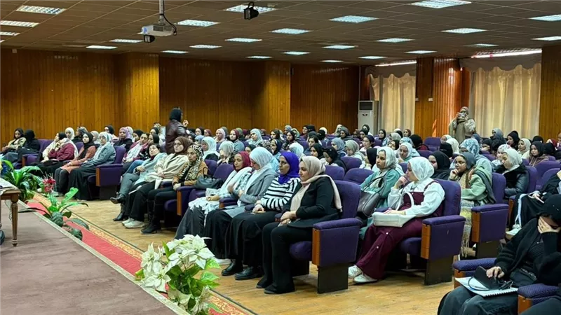 القومي للمرأة يواصل التوعية بجرائم تقنية المعلومات بعدد من الجامعات 