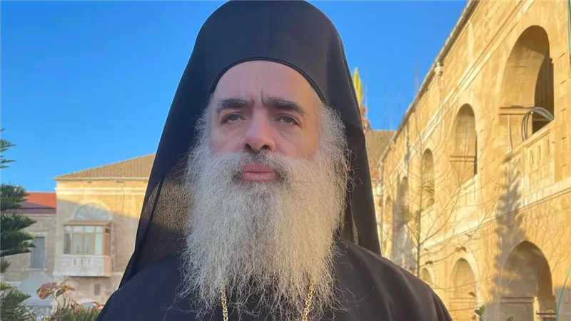 المطران عطاالله حنا: نرفض التعدي على الرموز الدينية وننادي بثقافة المحبة 