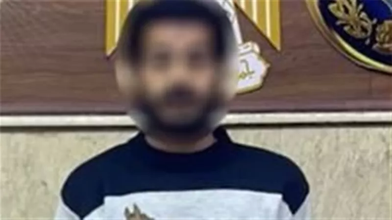 بسبب «ركنة عربية».. التحقيق مع عاطل ألقى الحجارة على المارة من أعلى عقار بعين 