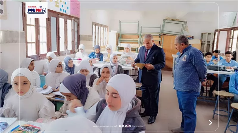 وكيل تعليم الفيوم يتفقد مدرسة المندرة الإعدادية المشتركة ويشدد على الانضباط 