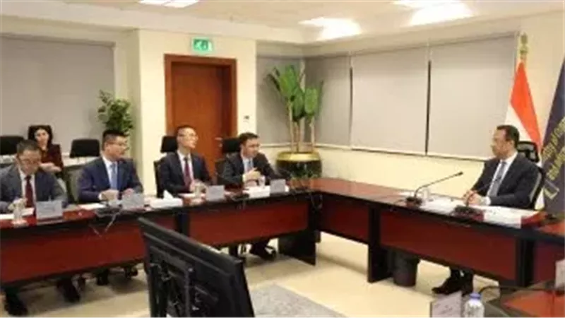 وزارة الاتصالات تستعرض مع هواوي فرص تطوير قطاع التكنولوجيا بمصر