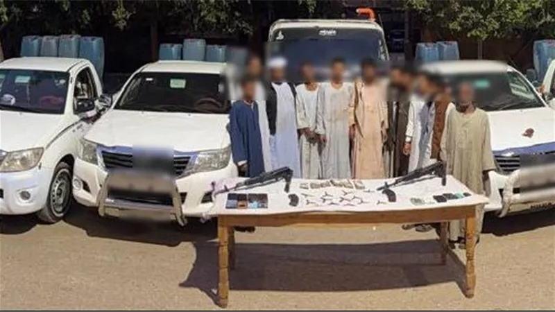 ضبط 11 شخص بينهم أجانب بحوزتهم 5 أطنان سولار قبل بيعها في السوق السوداء بأسوان
