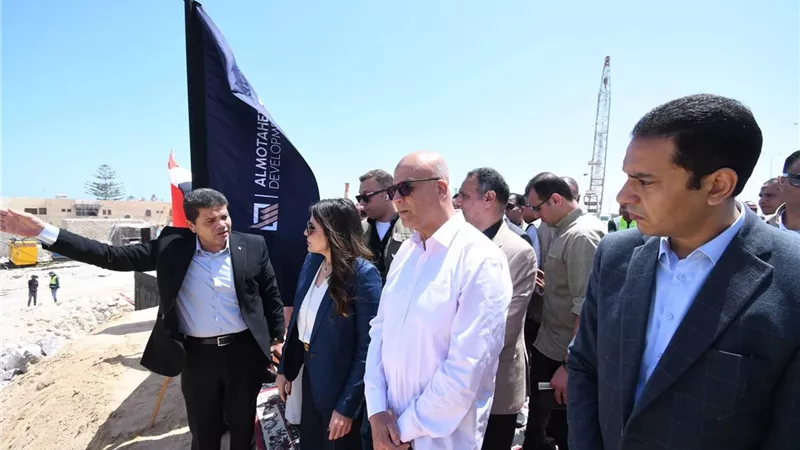 وزيرة الإسكان تتفقد أعمال التطوير بمارينا والعلمين ونفق الطريق الساحلي