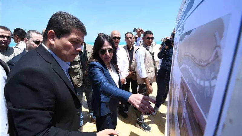 وزيرة الإسكان تتفقد مشروع بوغاز 