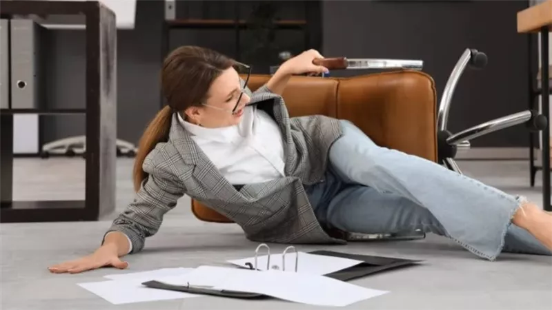     هل يمكن أن يكون فقدان التوازن علامة تحذيرية للزهايمر؟