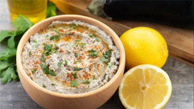     طريقة عمل بابا غنوج المشوي.. وصفة شهية بخلطة الطحينة والثوم